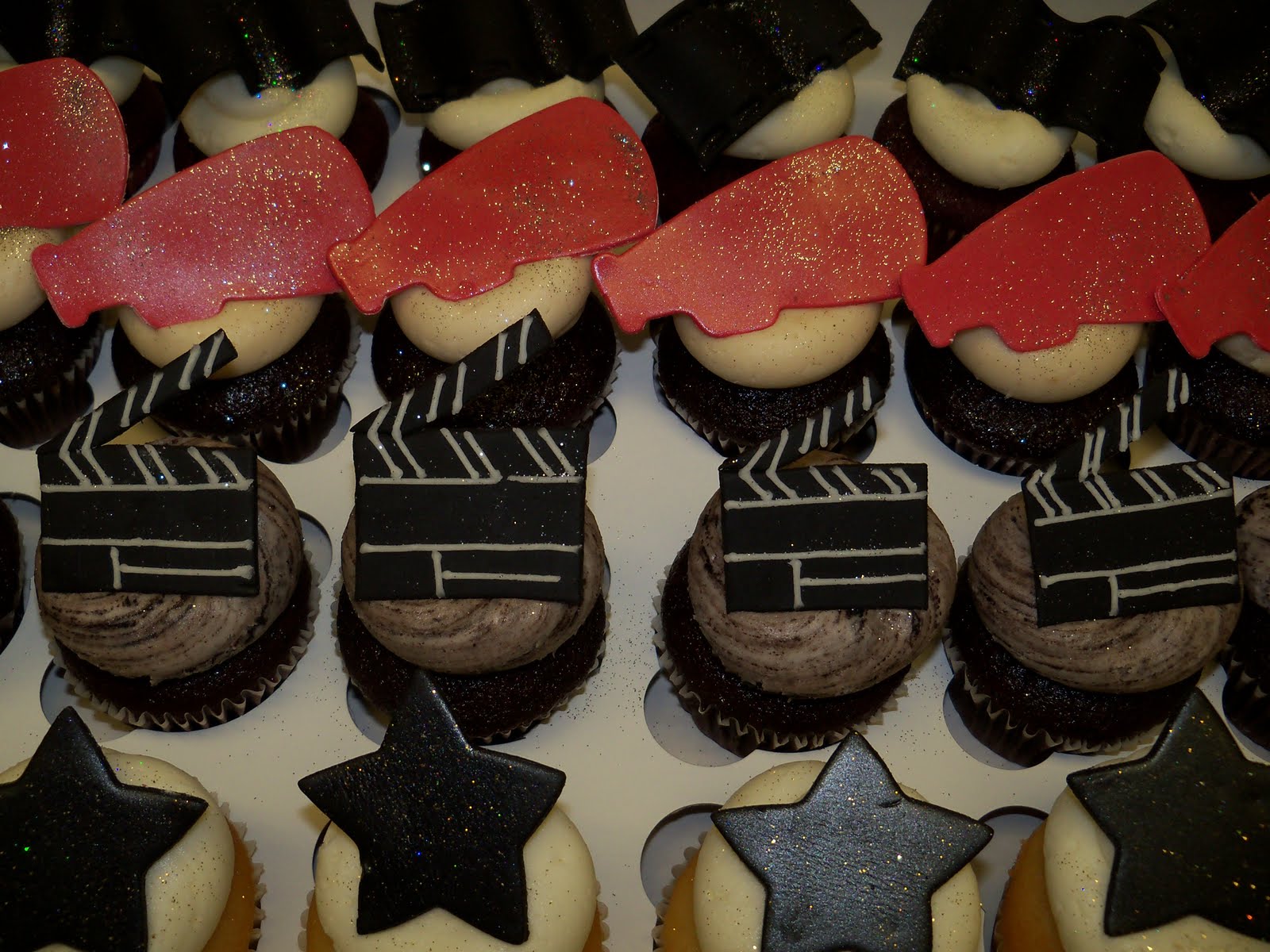 6-inch cake to top a cupcake